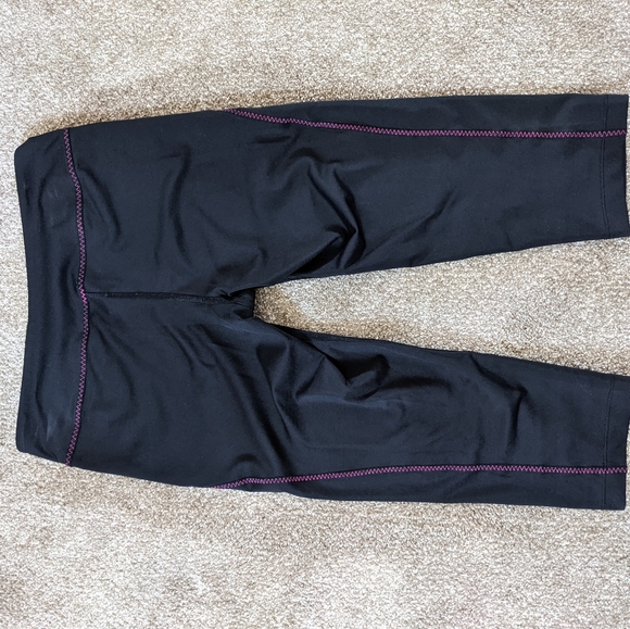 Champion Crop Leggings - Picture 2 of 3